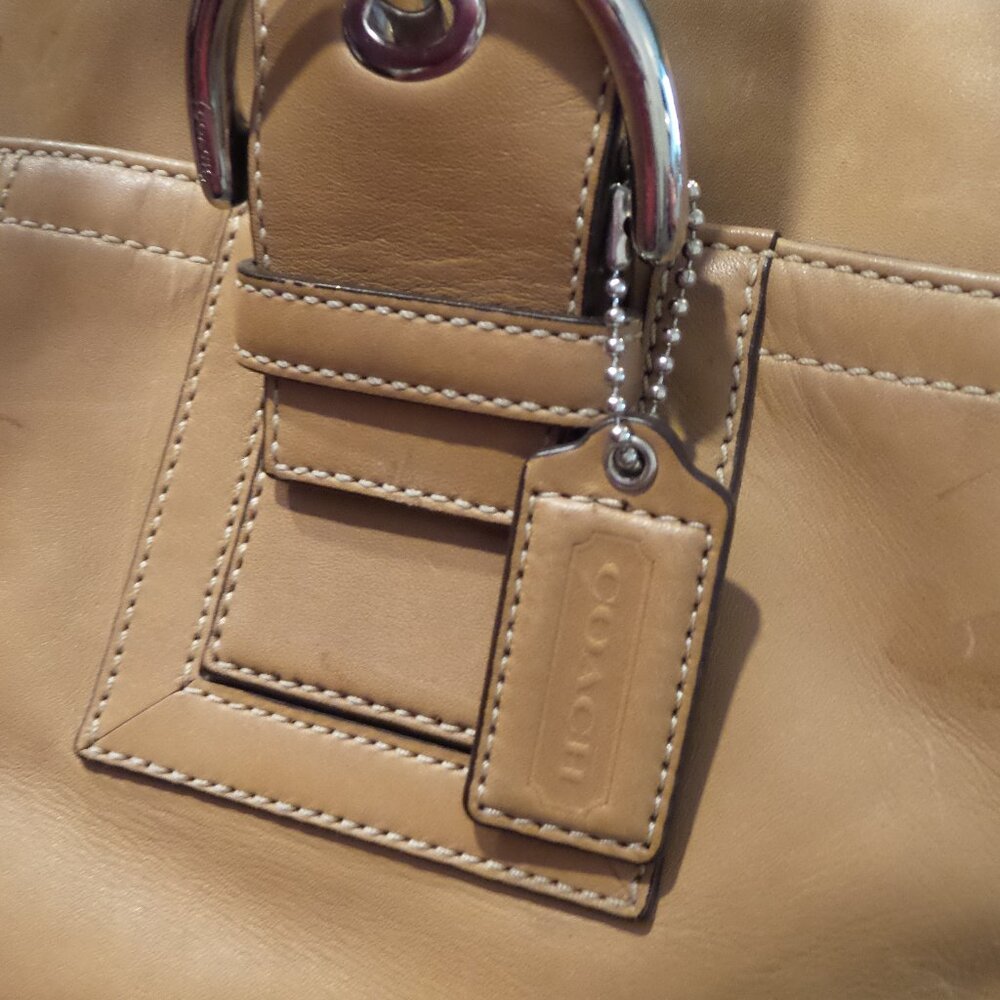 AUTHENTIC - Coach Leather SOHO Burnished Glove Tanned Caramel Tote Bag